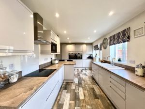 Dining Kitchen- click for photo gallery